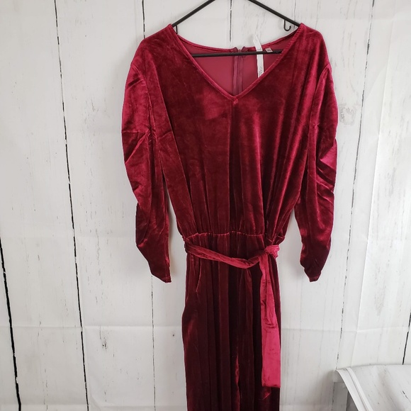 NY Collection Crushed Velvet Jumpsuit - Picture 3 of 8